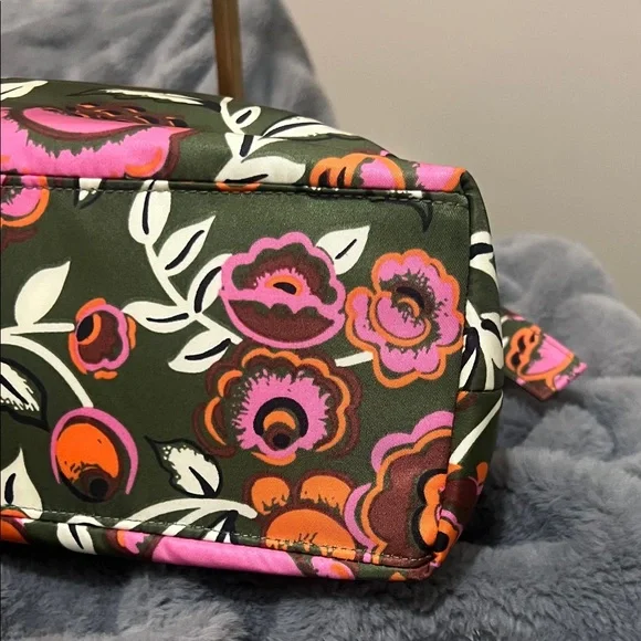 Vera Bradley Astoria Pink and Orange Floral Shoulder Bag NWOT retail $135 - Picture 7 of 9